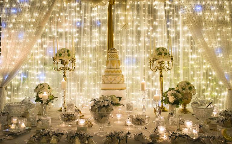 luxury wedding cake table